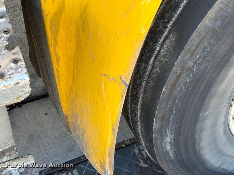 image for item EA7016 2015 Freightliner M2 box truck