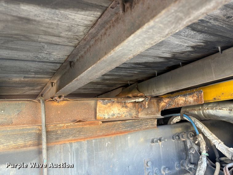 image for item EA7016 2015 Freightliner M2 box truck