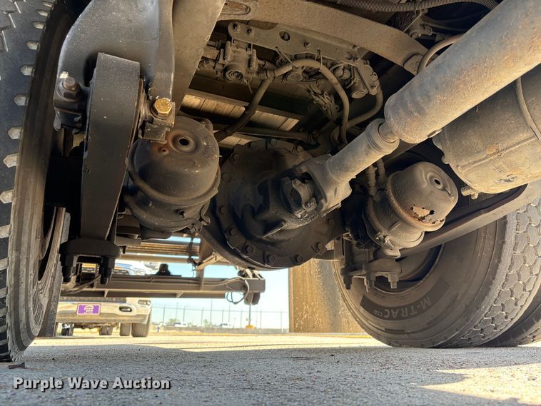 image for item EA7016 2015 Freightliner M2 box truck