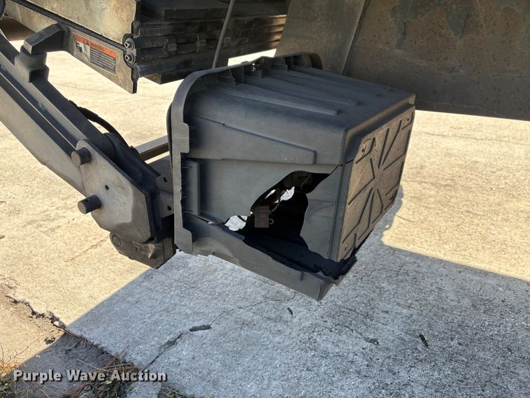 image for item EA7016 2015 Freightliner M2 box truck