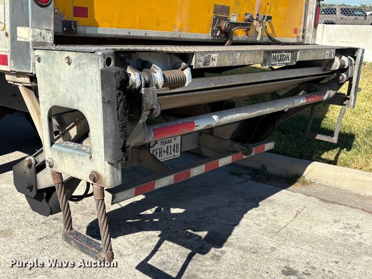 image for item EA7016 2015 Freightliner M2 box truck