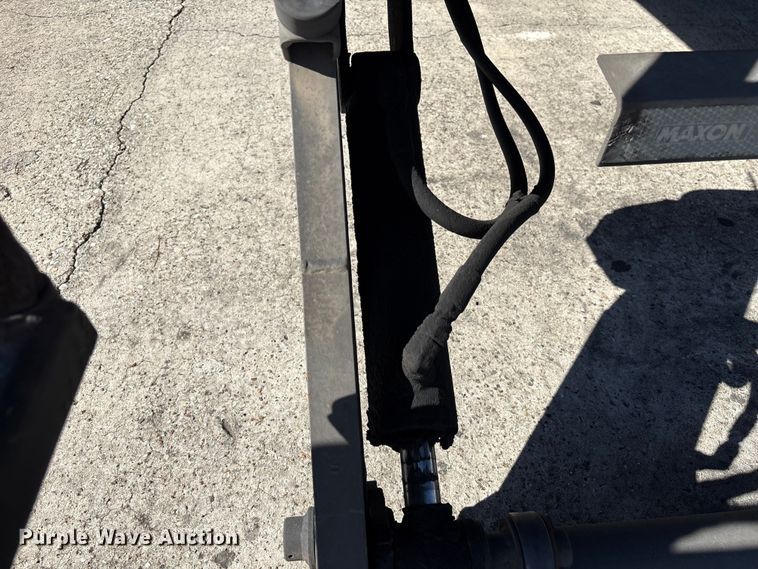 image for item EA7016 2015 Freightliner M2 box truck