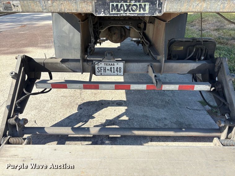 image for item EA7016 2015 Freightliner M2 box truck