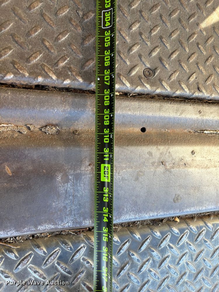 image for item EA7016 2015 Freightliner M2 box truck