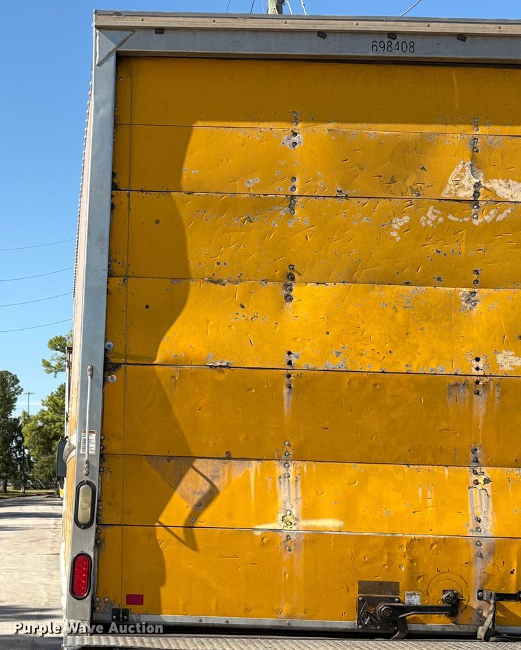 image for item EA7016 2015 Freightliner M2 box truck