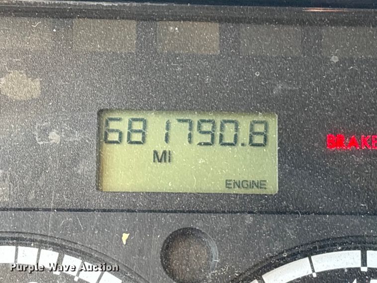 image for item EA7016 2015 Freightliner M2 box truck