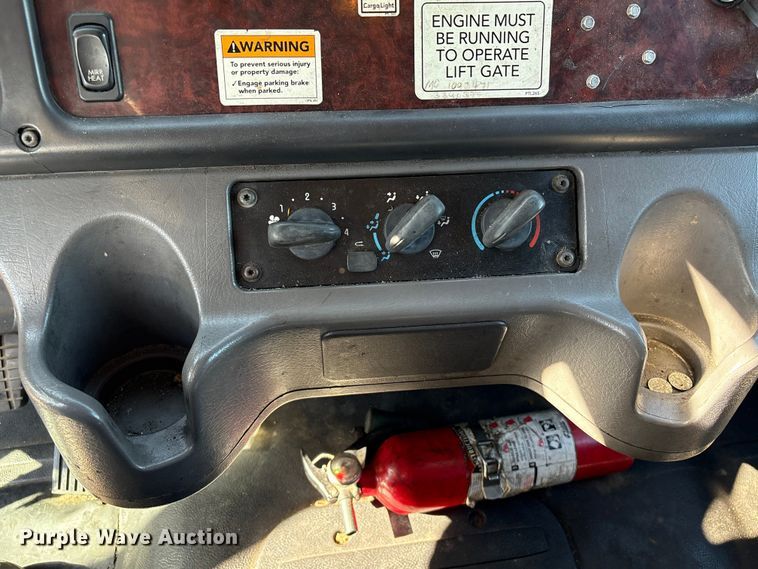 image for item EA7016 2015 Freightliner M2 box truck