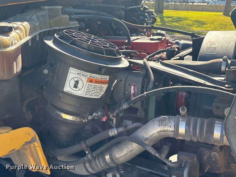 image for item EA7016 2015 Freightliner M2 box truck