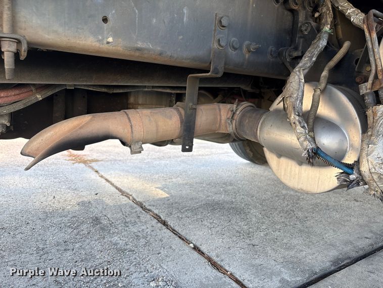 image for item EA7016 2015 Freightliner M2 box truck