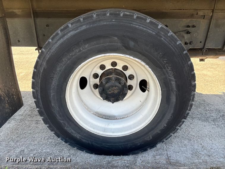 image for item EA7016 2015 Freightliner M2 box truck