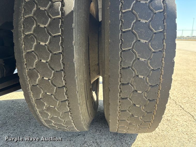 image for item EA7016 2015 Freightliner M2 box truck