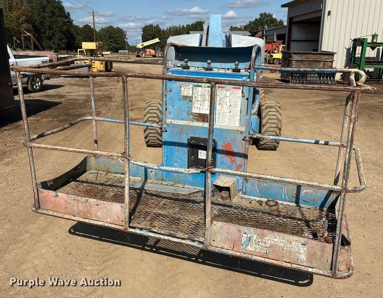 image for item EA7036 2007 Genie S-60 boom lift