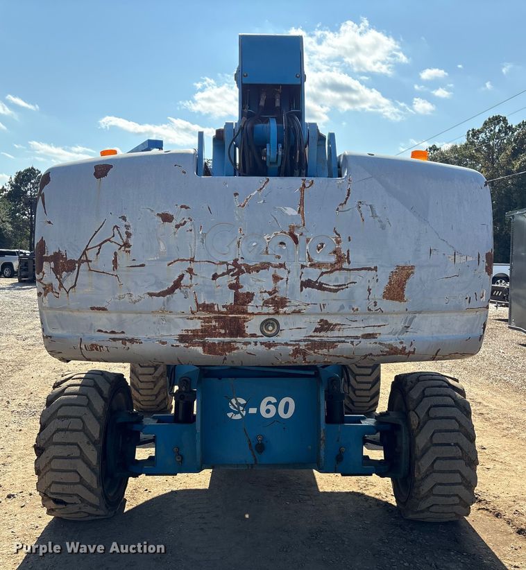 image for item EA7036 2007 Genie S-60 boom lift