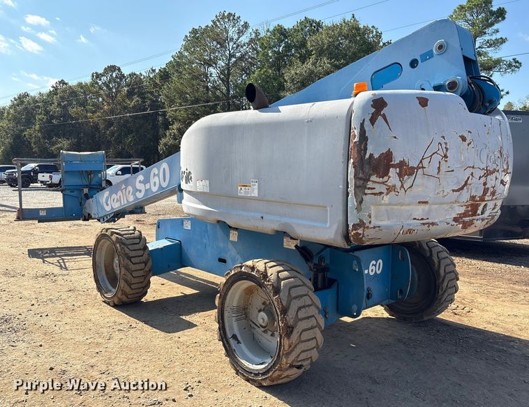 image for item EA7036 2007 Genie S-60 boom lift