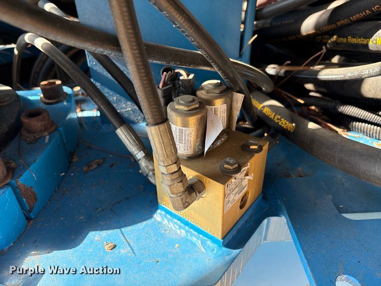 image for item EA7036 2007 Genie S-60 boom lift