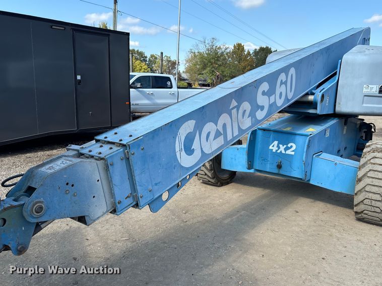 image for item EA7036 2007 Genie S-60 boom lift