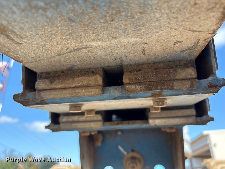 image for item EA7036 2007 Genie S-60 boom lift