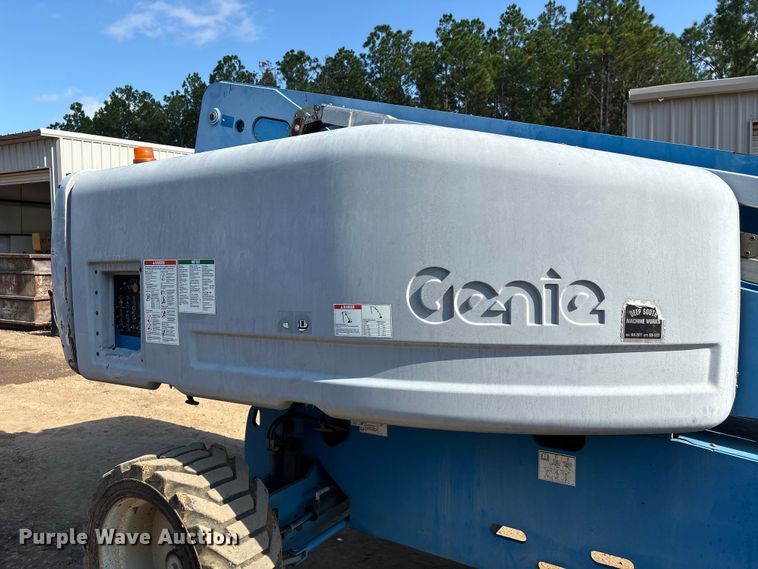 image for item EA7036 2007 Genie S-60 boom lift