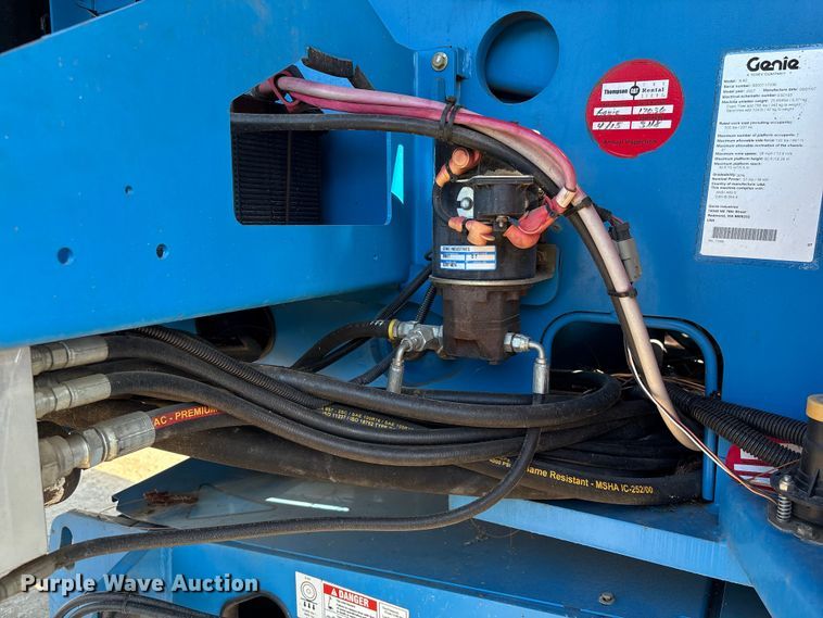 image for item EA7036 2007 Genie S-60 boom lift