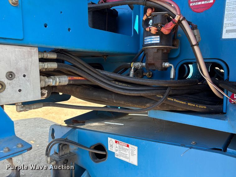 image for item EA7036 2007 Genie S-60 boom lift