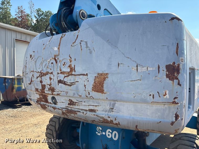 image for item EA7036 2007 Genie S-60 boom lift