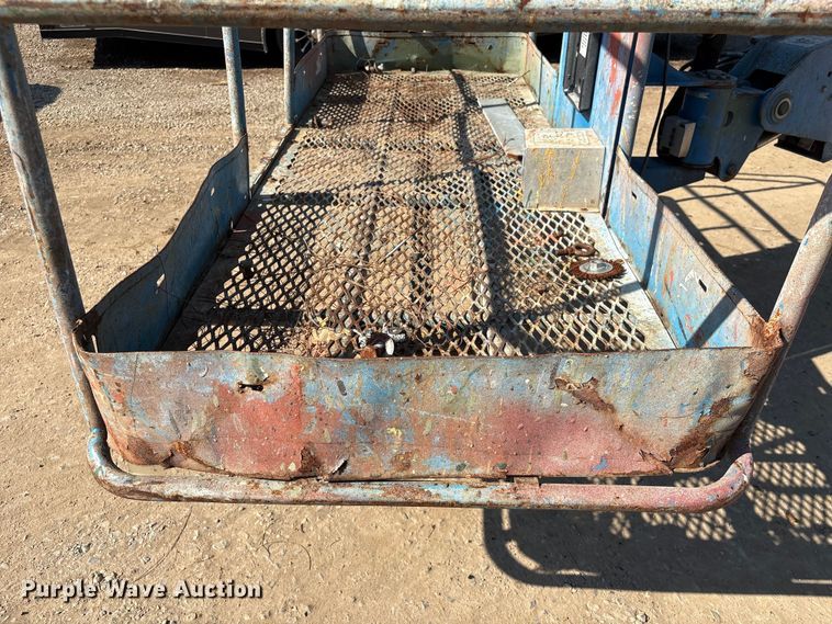 image for item EA7036 2007 Genie S-60 boom lift