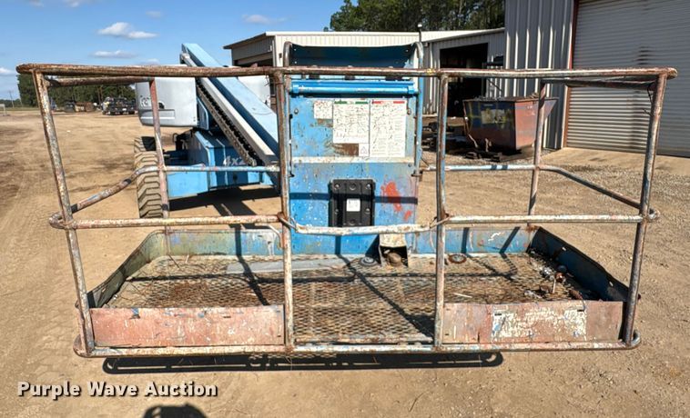 image for item EA7036 2007 Genie S-60 boom lift