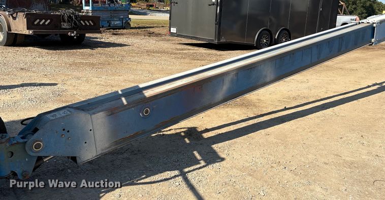 image for item EA7036 2007 Genie S-60 boom lift