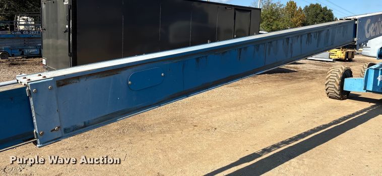 image for item EA7036 2007 Genie S-60 boom lift