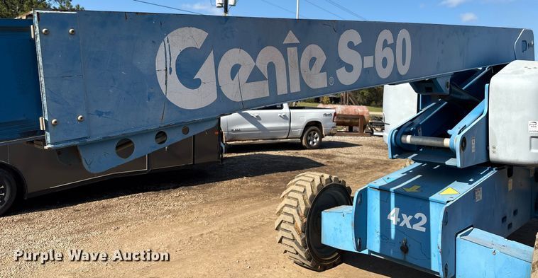 image for item EA7036 2007 Genie S-60 boom lift