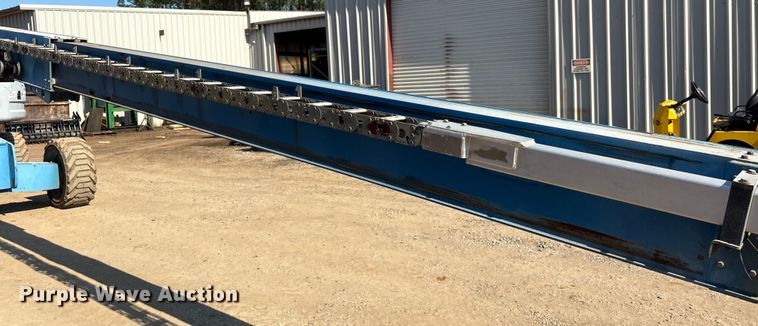 image for item EA7036 2007 Genie S-60 boom lift