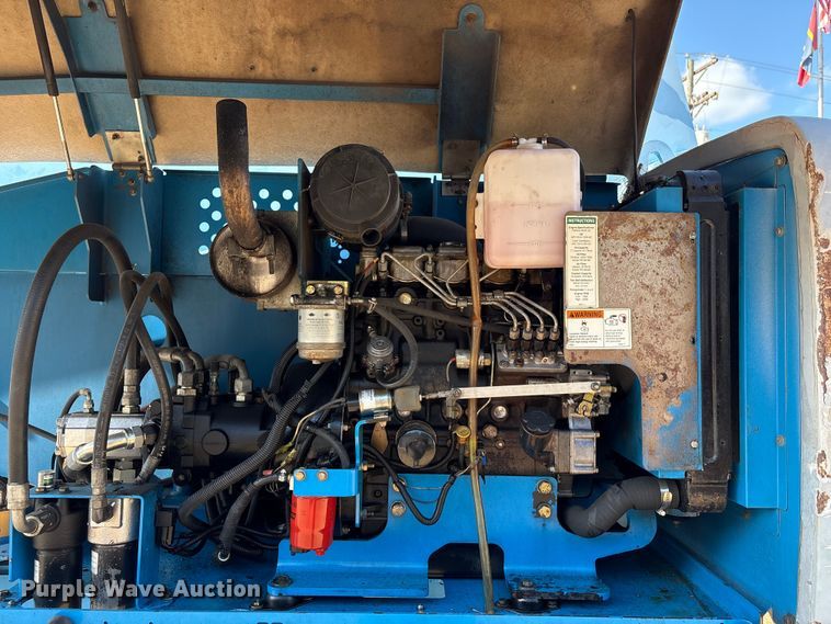 image for item EA7036 2007 Genie S-60 boom lift