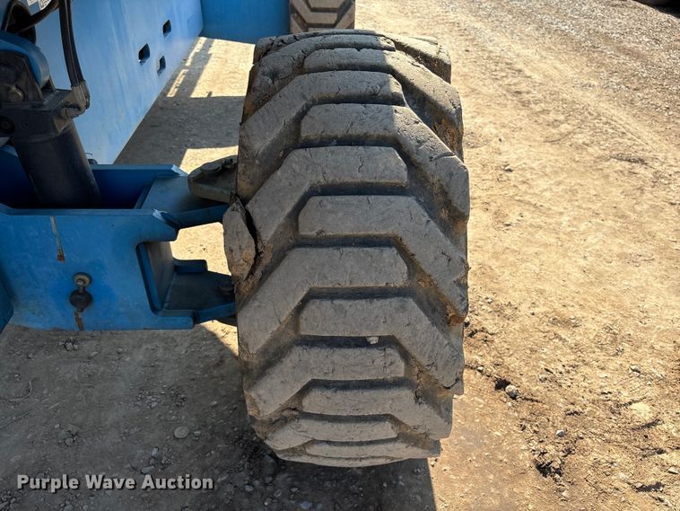 image for item EA7036 2007 Genie S-60 boom lift