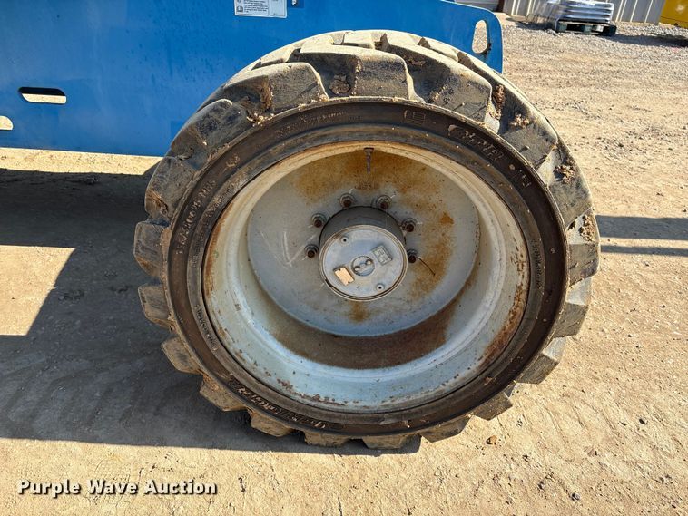 image for item EA7036 2007 Genie S-60 boom lift