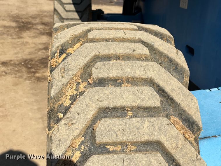 image for item EA7036 2007 Genie S-60 boom lift