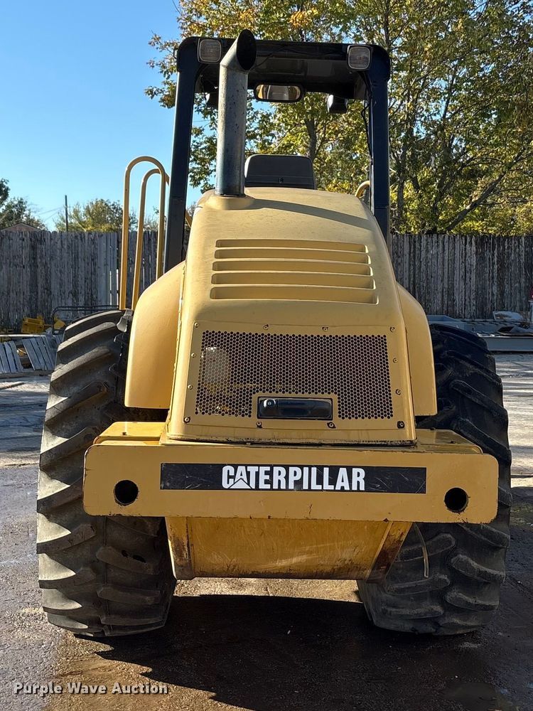 image for item EA7734 2003 Caterpillar CP-563E single drum vibratory roller