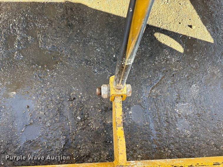 image for item EA7734 2003 Caterpillar CP-563E single drum vibratory roller