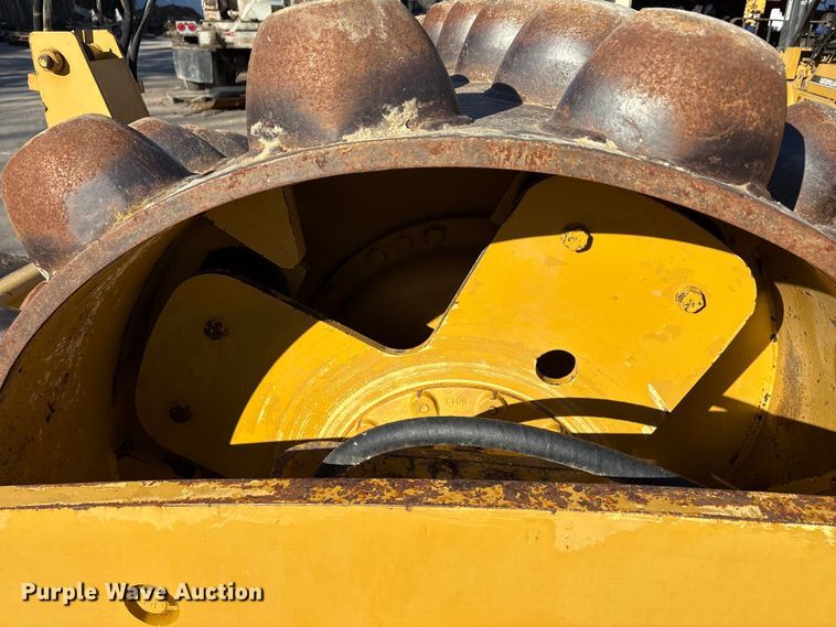 image for item EA7734 2003 Caterpillar CP-563E single drum vibratory roller