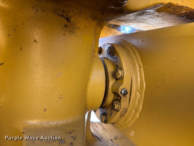 image for item EA7734 2003 Caterpillar CP-563E single drum vibratory roller