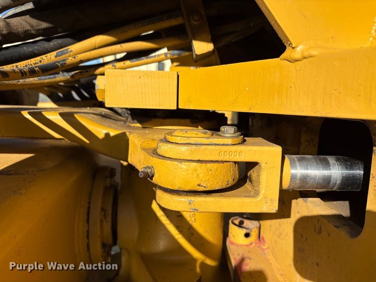 image for item EA7734 2003 Caterpillar CP-563E single drum vibratory roller