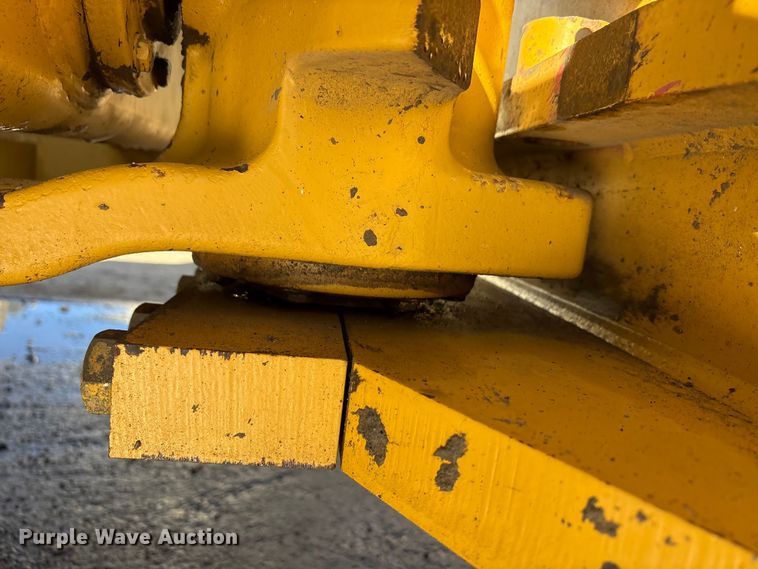 image for item EA7734 2003 Caterpillar CP-563E single drum vibratory roller