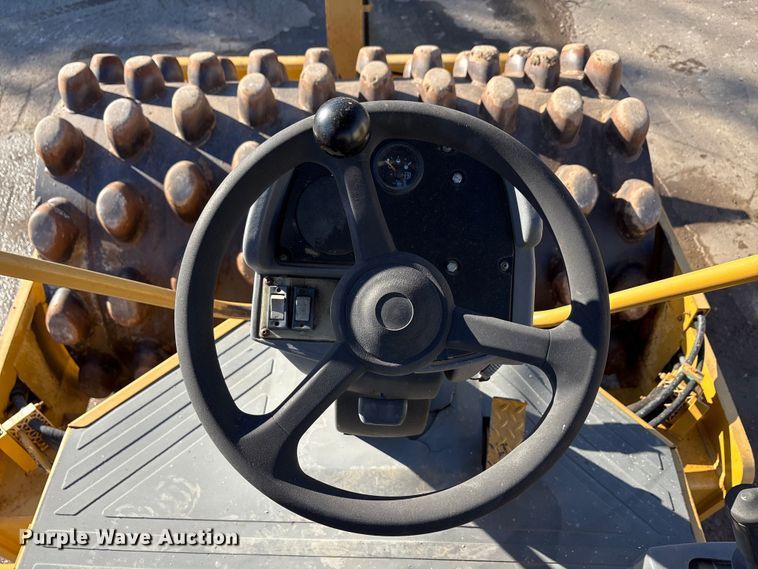 image for item EA7734 2003 Caterpillar CP-563E single drum vibratory roller