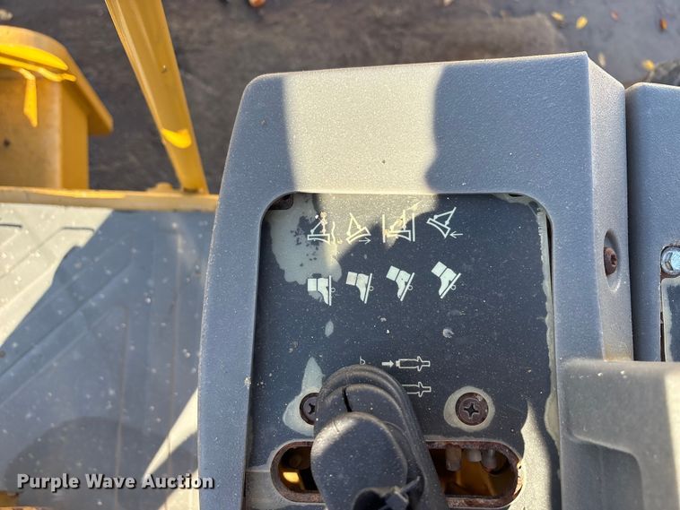 image for item EA7734 2003 Caterpillar CP-563E single drum vibratory roller