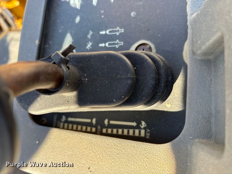 image for item EA7734 2003 Caterpillar CP-563E single drum vibratory roller