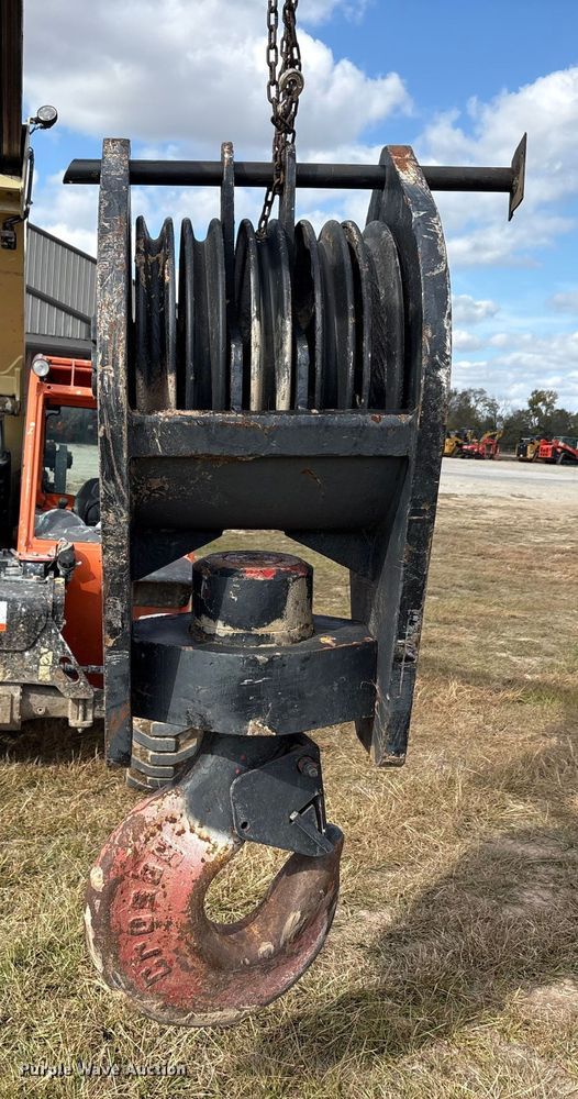 image for item EA7747 Crane hook