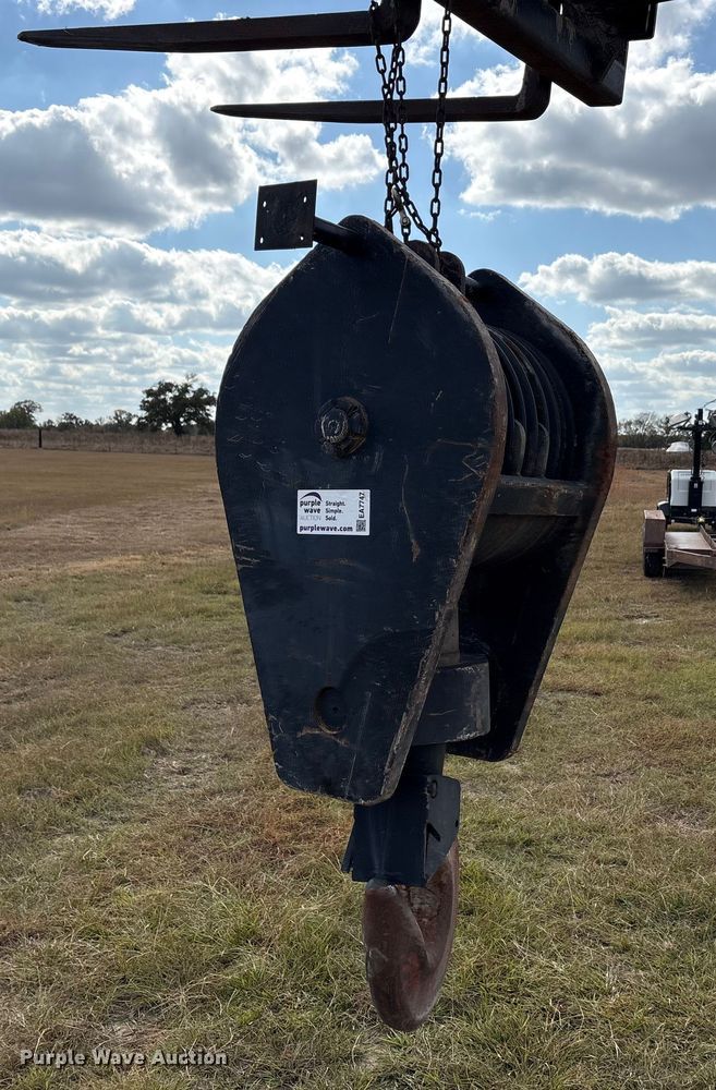 image for item EA7747 Crane hook