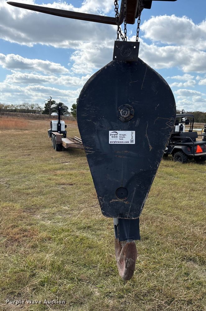 image for item EA7747 Crane hook