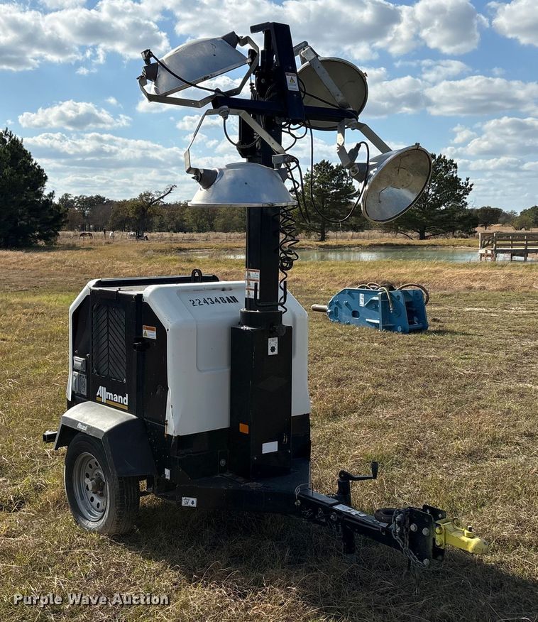 image for item EA7748 2019 Allmand Night  Lite V- Series NLV light plant