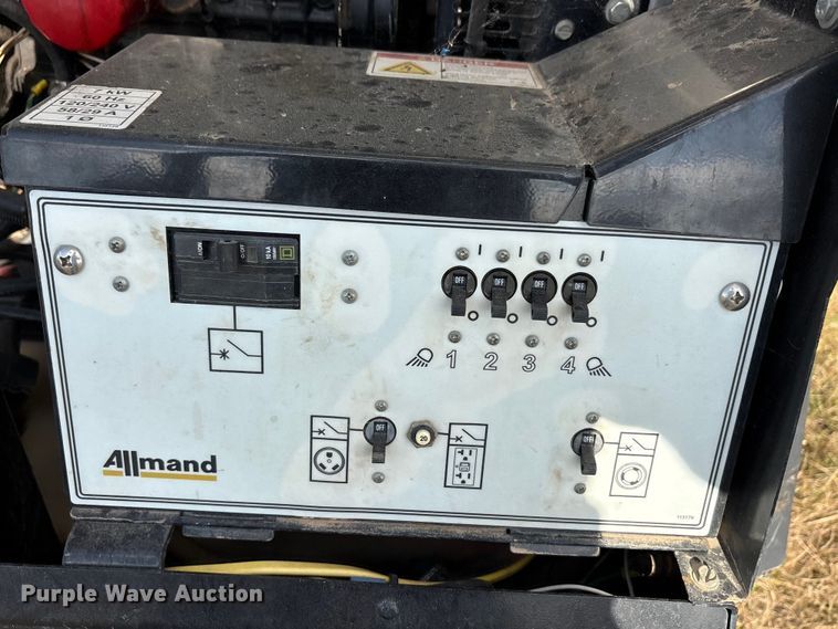 image for item EA7748 2019 Allmand Night  Lite V- Series NLV light plant