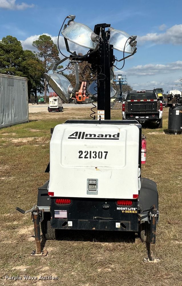 image for item EA7749 2019 Allmand Night Lite V Series NLV light plant